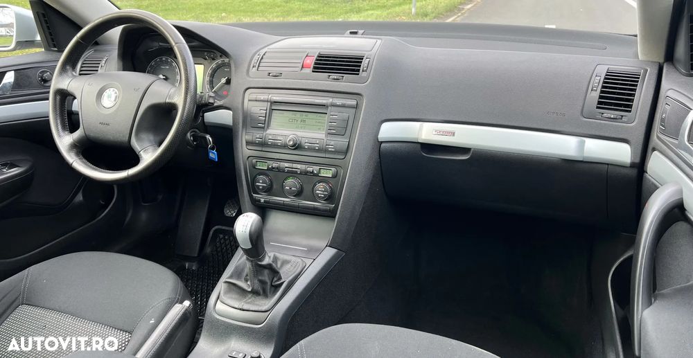 Skoda Octavia Combi 2.0 TDI DPF Scout 4x4 - 11