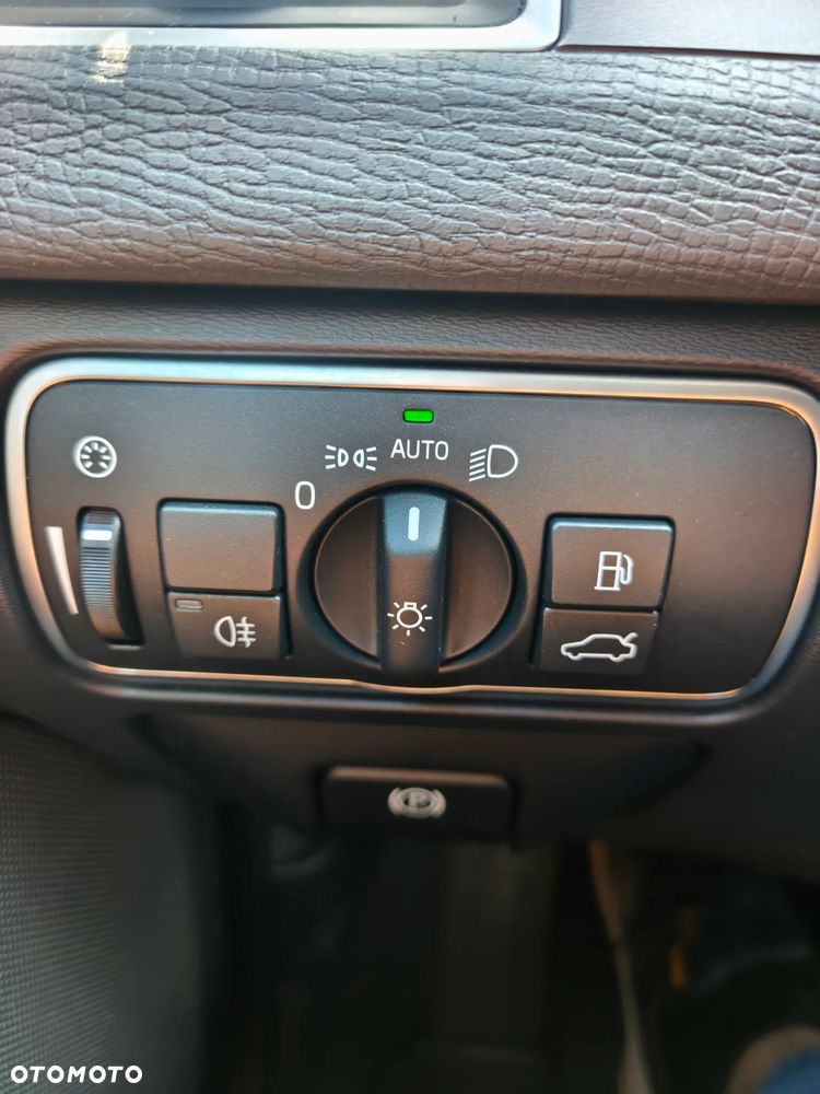 Volvo XC 60 D3 Drive-E Momentum - 9