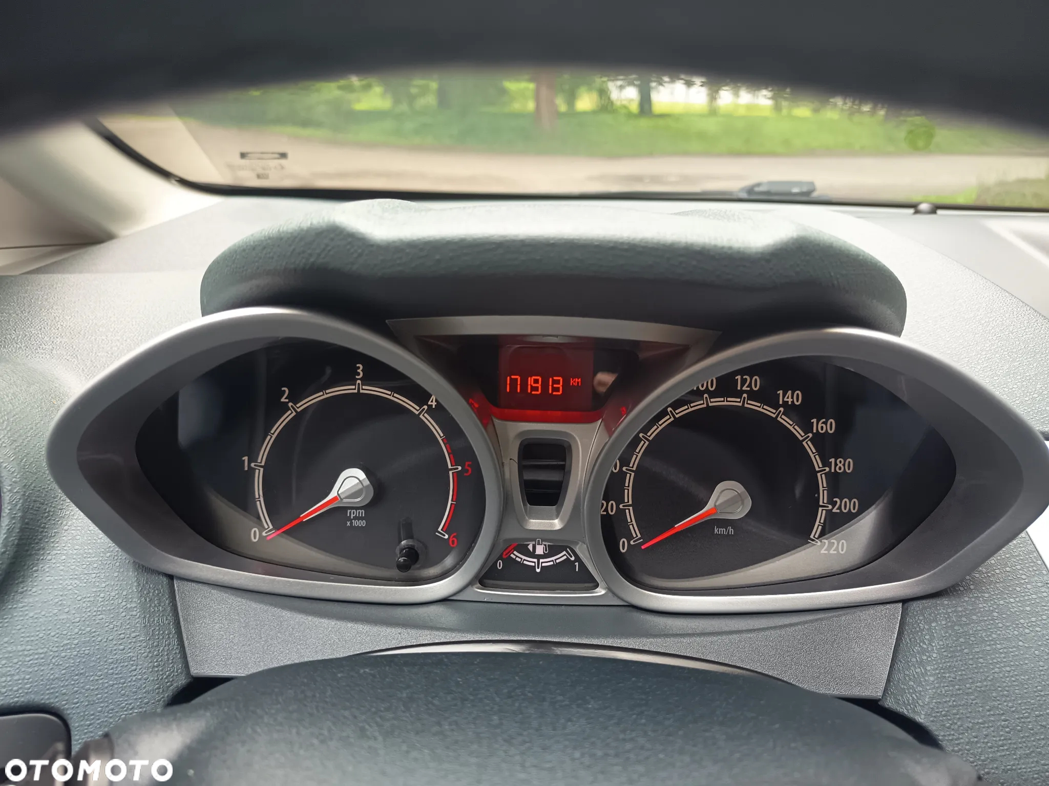 Ford Fiesta 1.6 TDCi DPF Ghia - 17