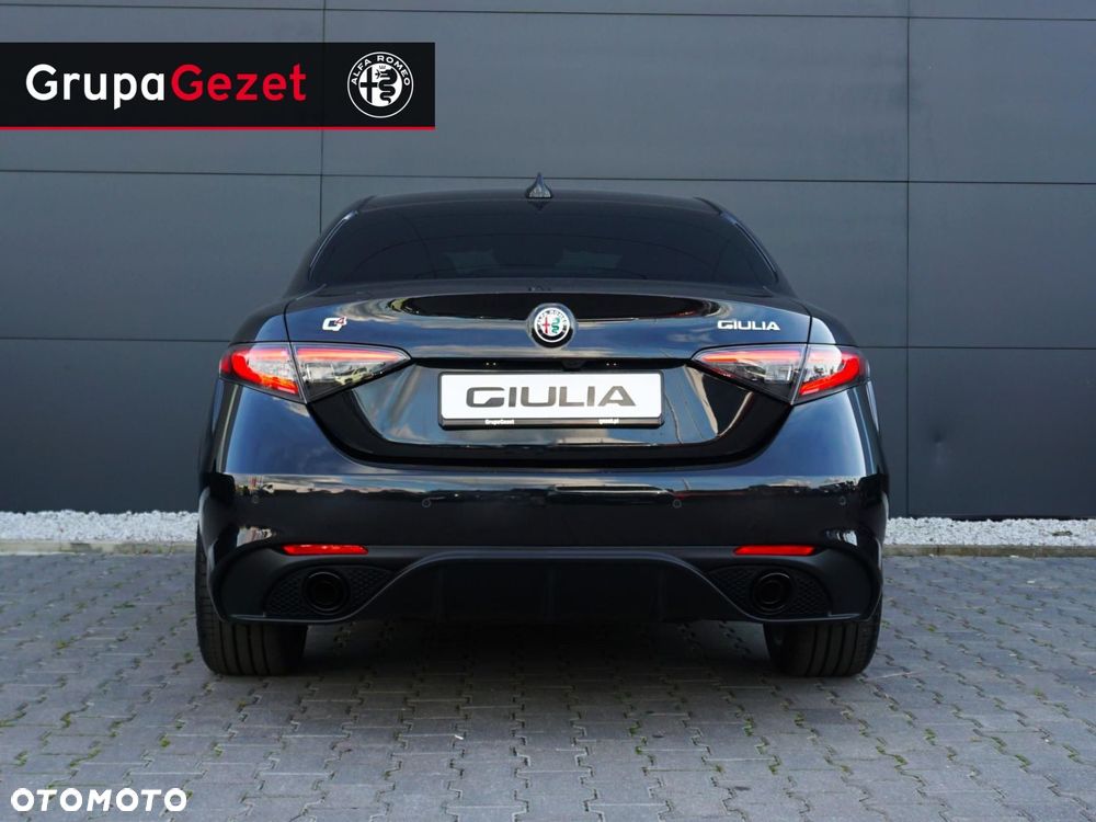 Alfa Romeo Giulia - 7