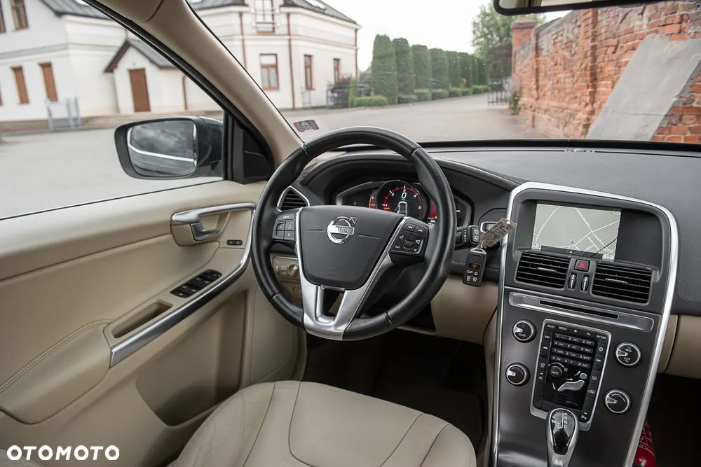Volvo XC 60 D4 Geartronic Momentum - 25