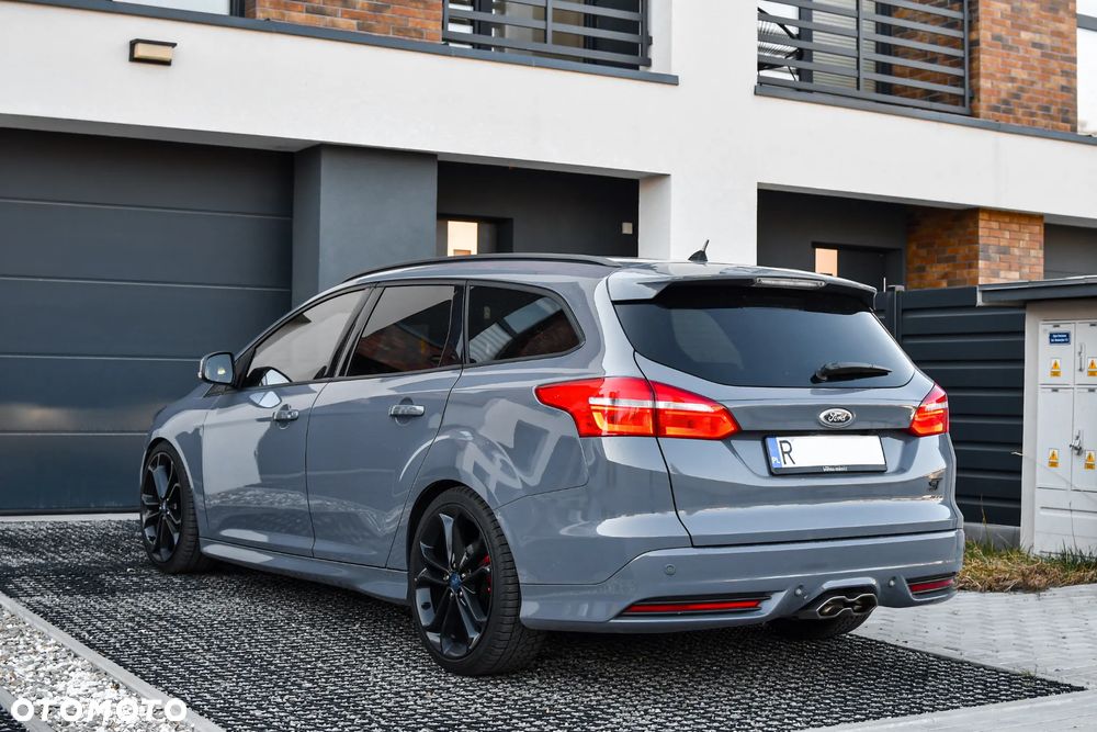 Ford Focus 2.0 TDCi ST-2 - 3