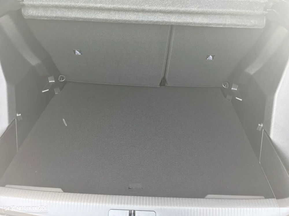 Peugeot 2008 1.2 Hybrid Allure e-DCS6 - 16