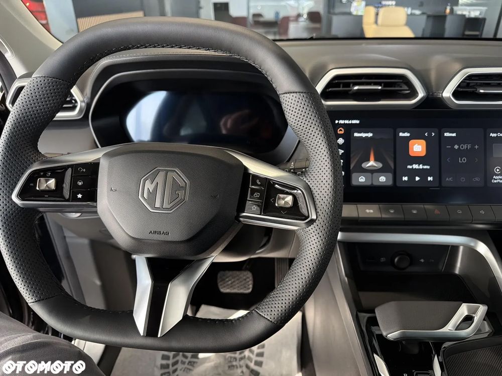 MG ZS Hybrid+ - 13