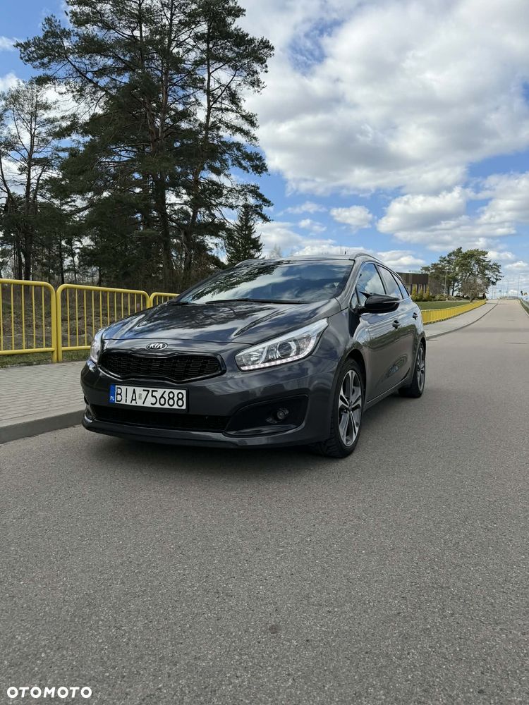 Kia Ceed 1.6 CRDi 136 ISG Platinum Edition - 4