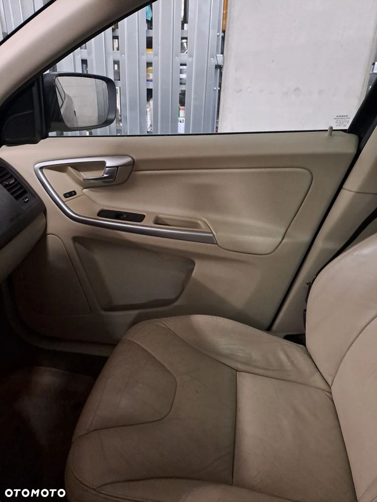 Volvo XC 60 3.2 AWD Momentum - 14