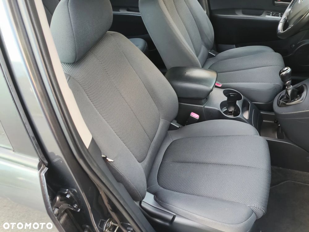 Kia Carens 2.0 CVVT Spirit - 9