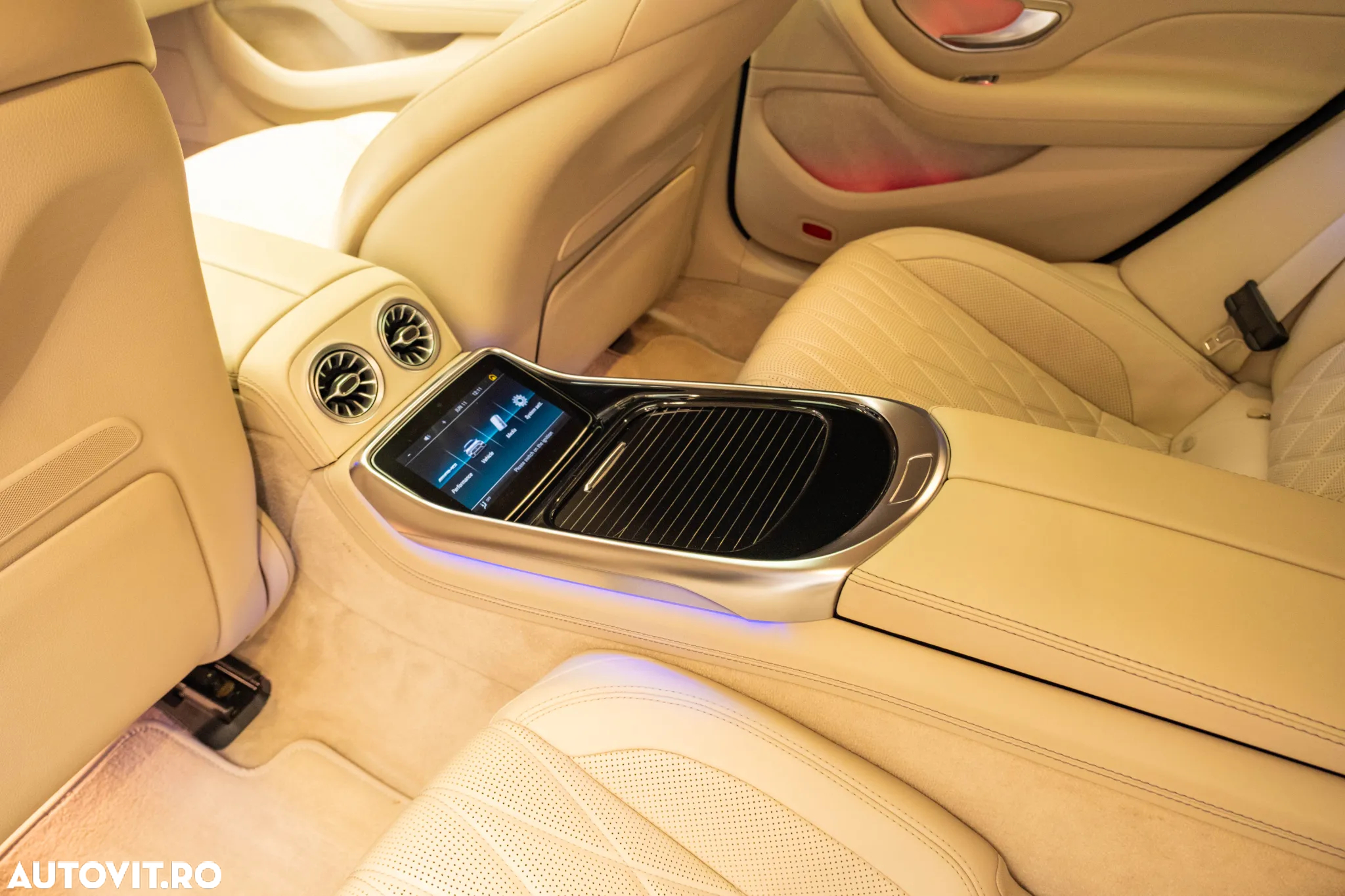 Mercedes-Benz AMG GT-S 63 4MATIC+ - 27