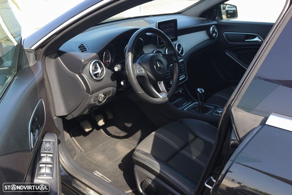 Mercedes-Benz CLA 180 d Urban - 22