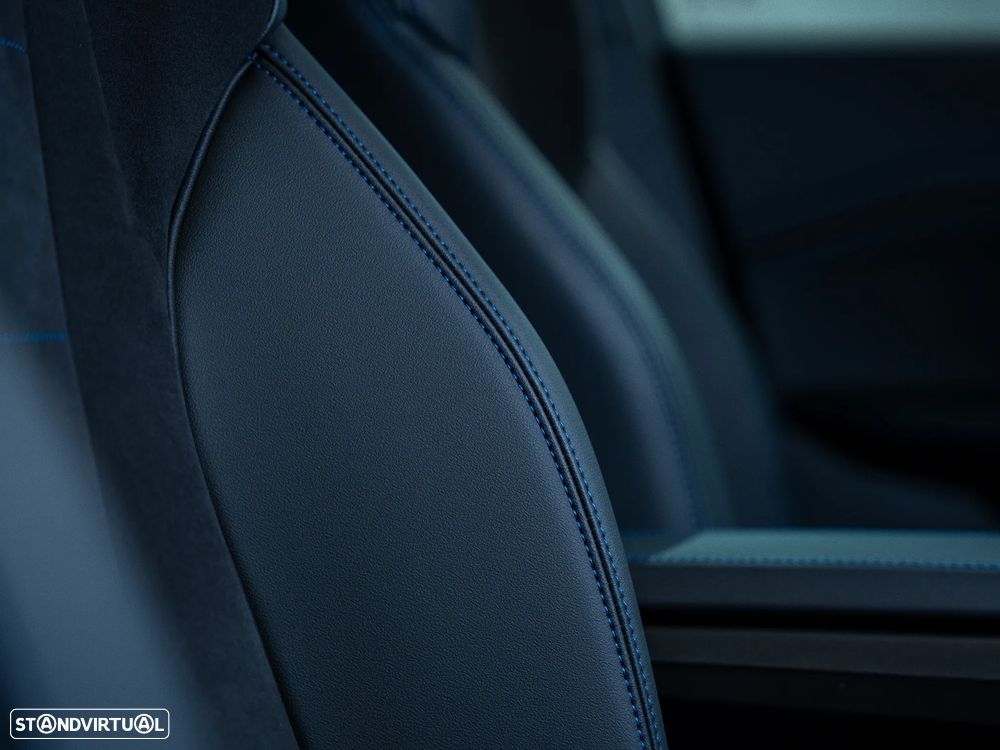 BMW iX1 eDrive20 Pack Desportivo M - 22