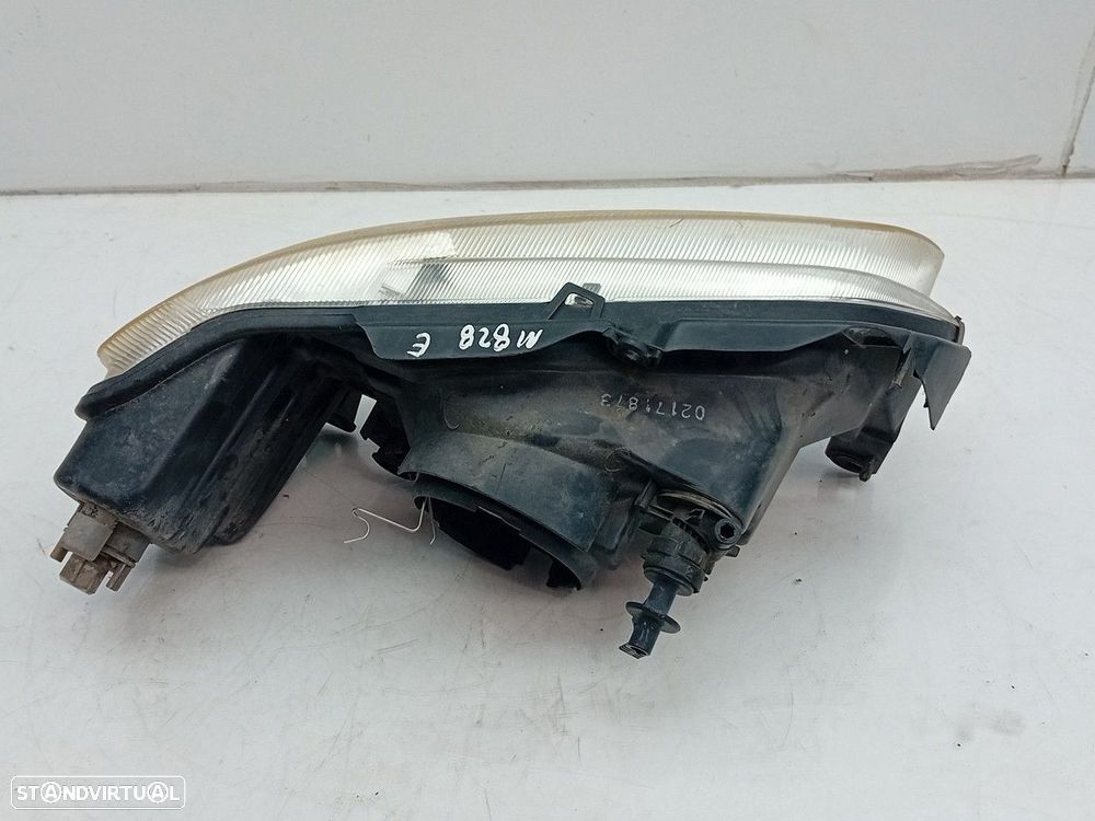 Ótica / farol esquerda PEUGEOT 106 II (1A_, 1C_) - 2