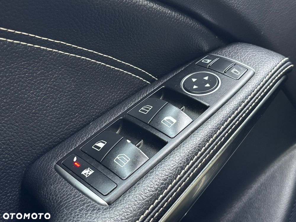 Mercedes-Benz GLA 250 7G-DCT - 26