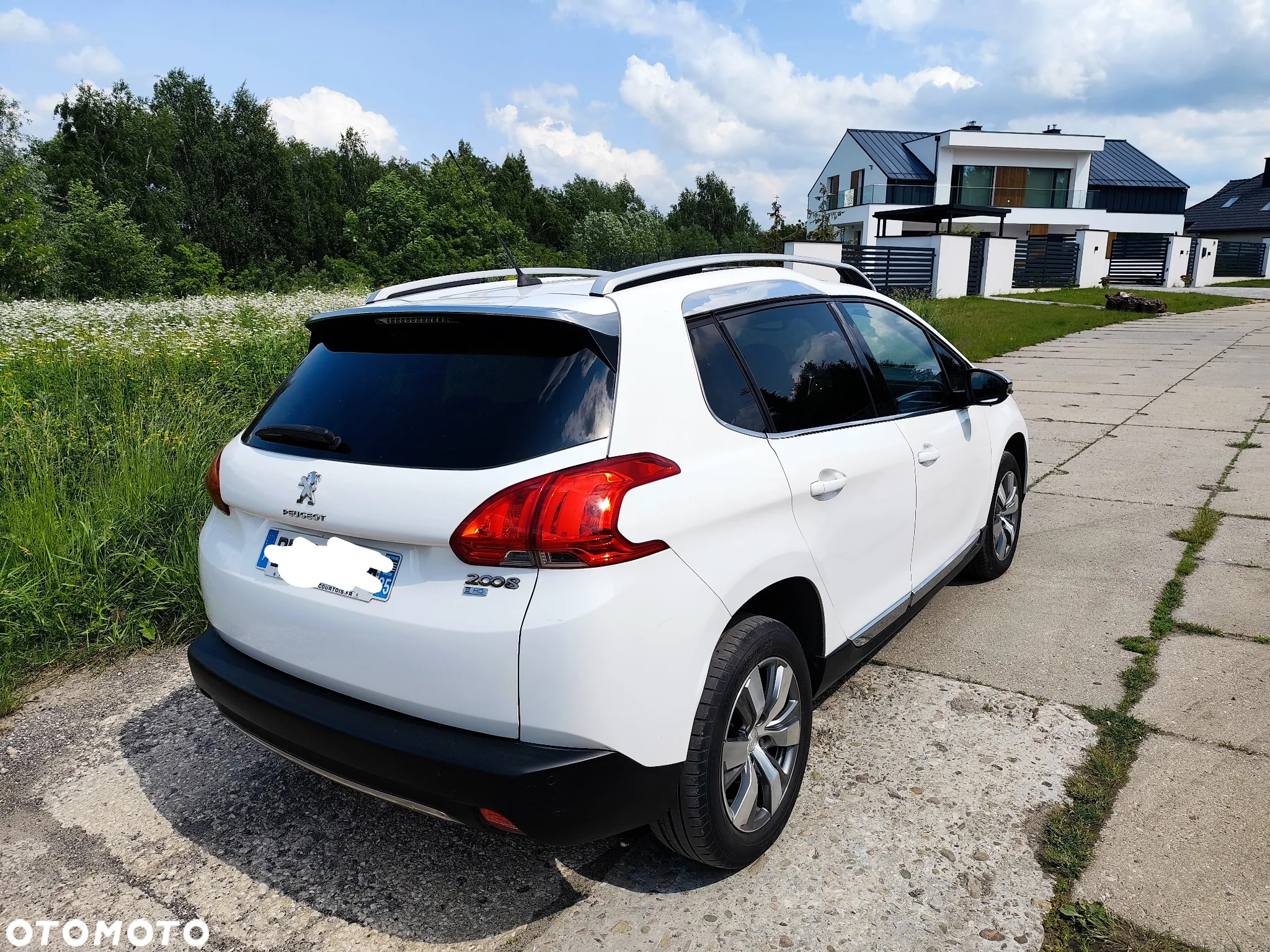Peugeot 2008 1.6 e-HDi Allure S&S - 5