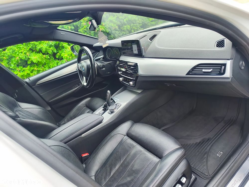 BMW Seria 5 520d Sport Line - 14