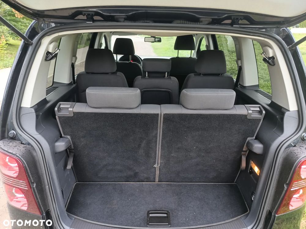 Volkswagen Touran 1.4 TSI DSG Highline - 24