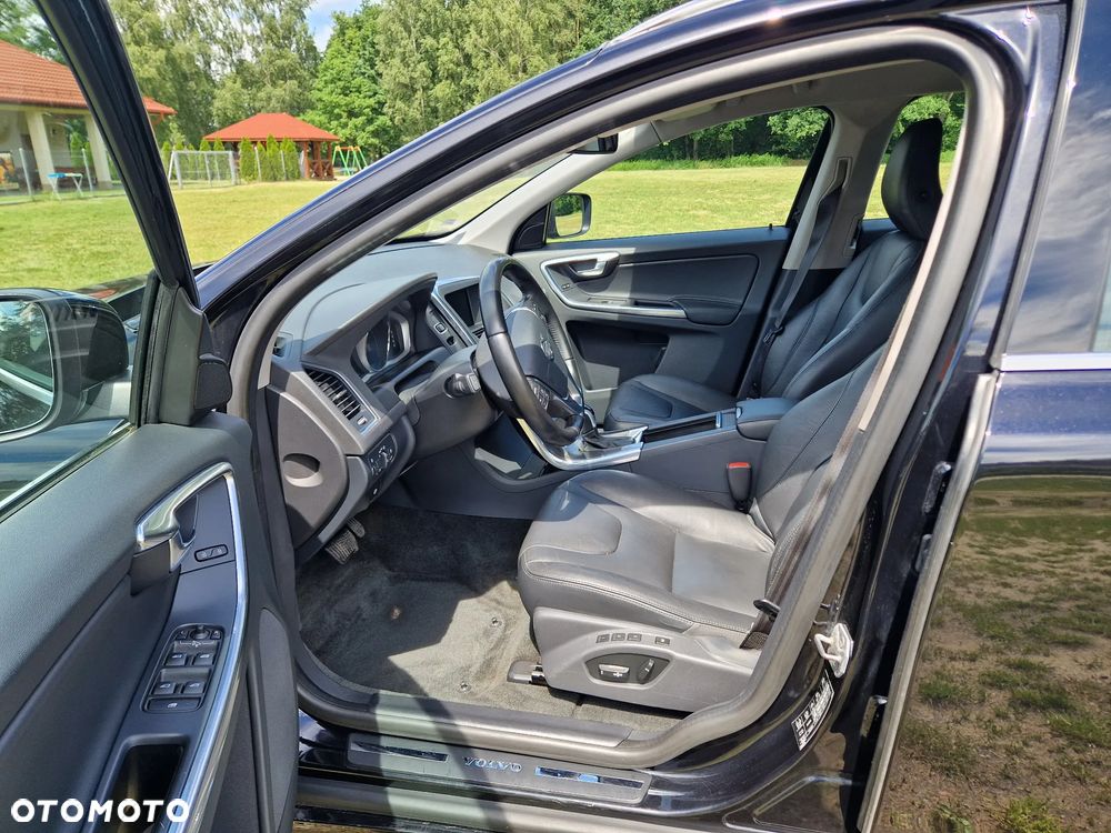 Volvo XC 60 D5 AWD Summum - 17