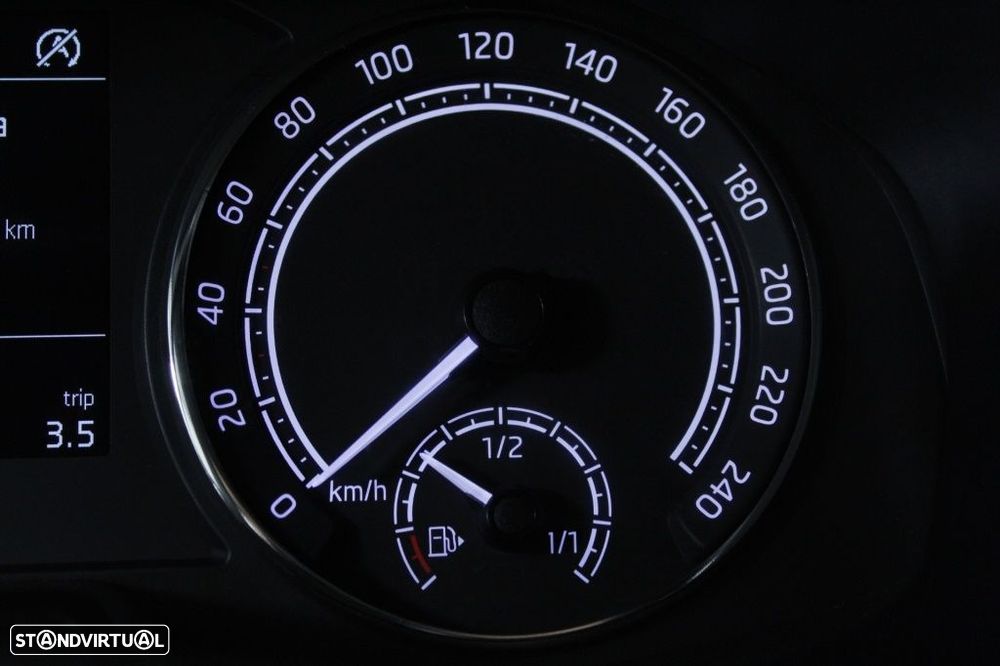 Skoda Fabia 1.0 MPI Selection - 27