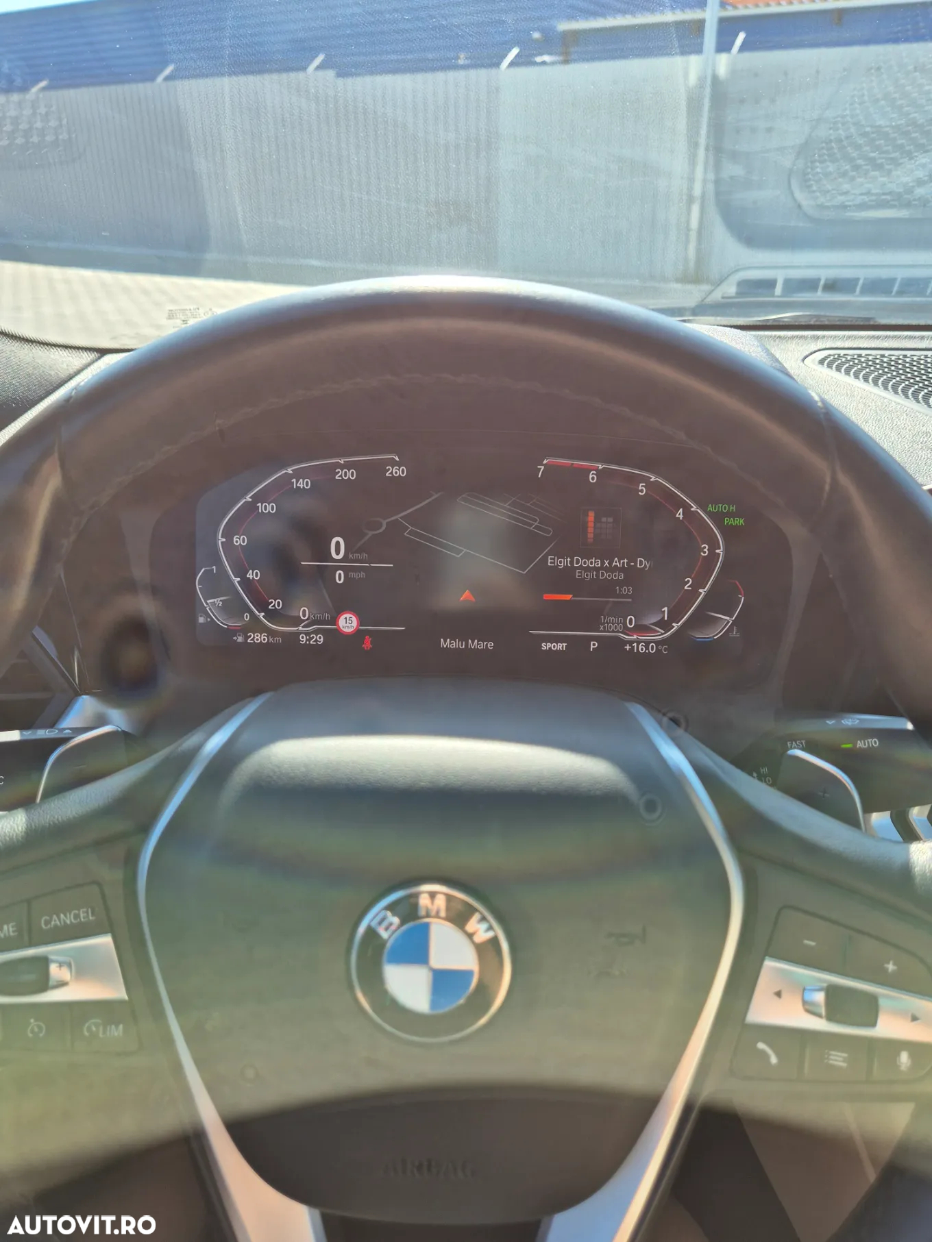 BMW Seria 3 330i AT Sport Line - 35