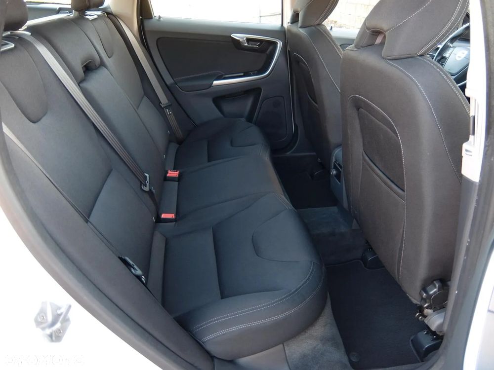 Volvo XC 60 D3 Momentum - 12