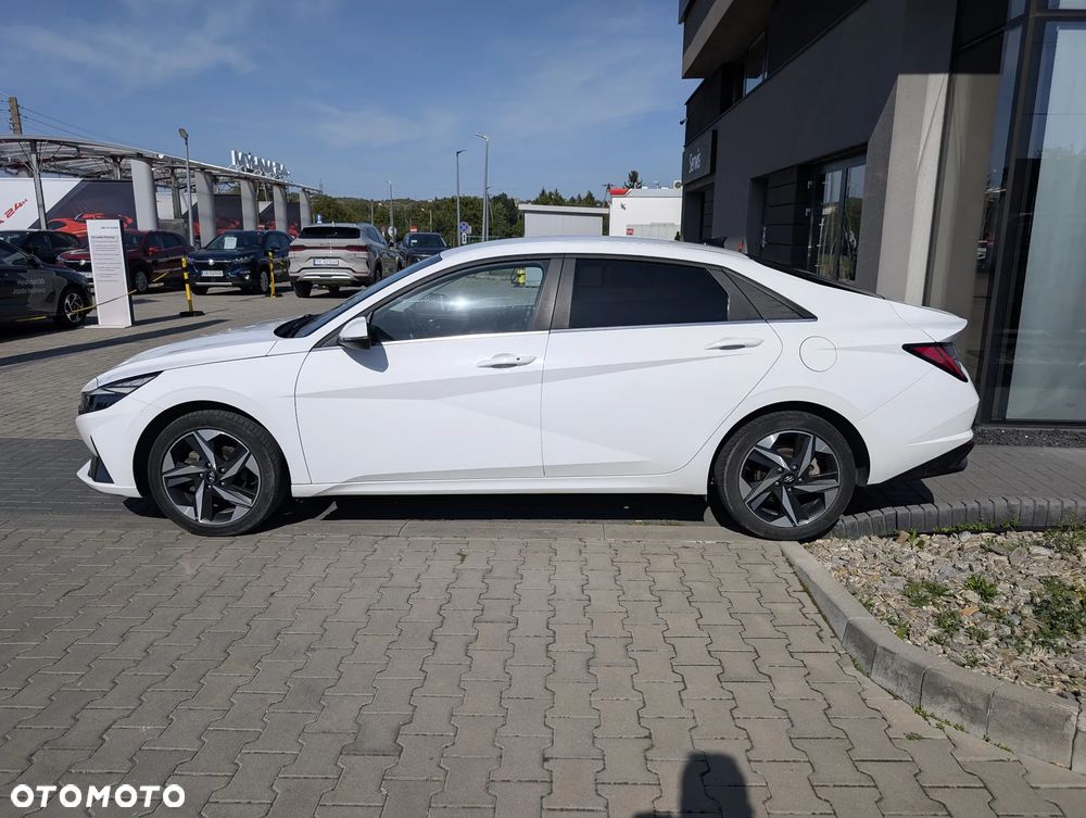 Hyundai Elantra 1.6 Executive - 8