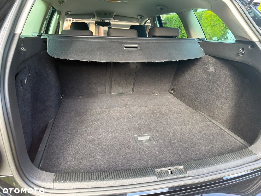Volkswagen Golf - 6