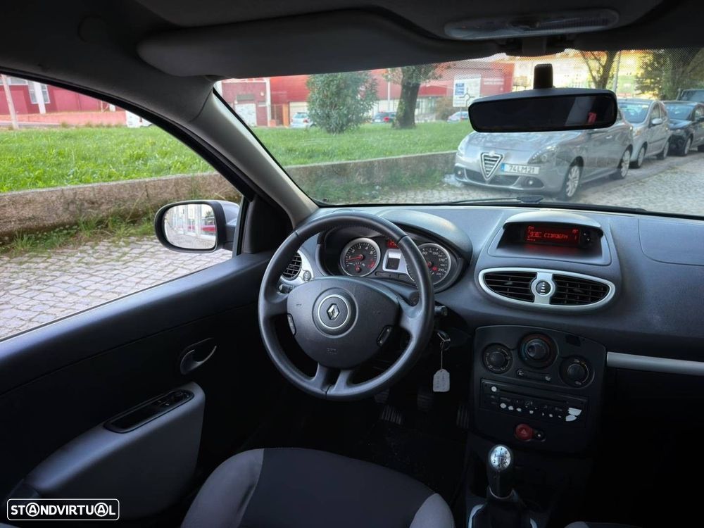 Renault Clio 1.2 16V Dynamique S - 15