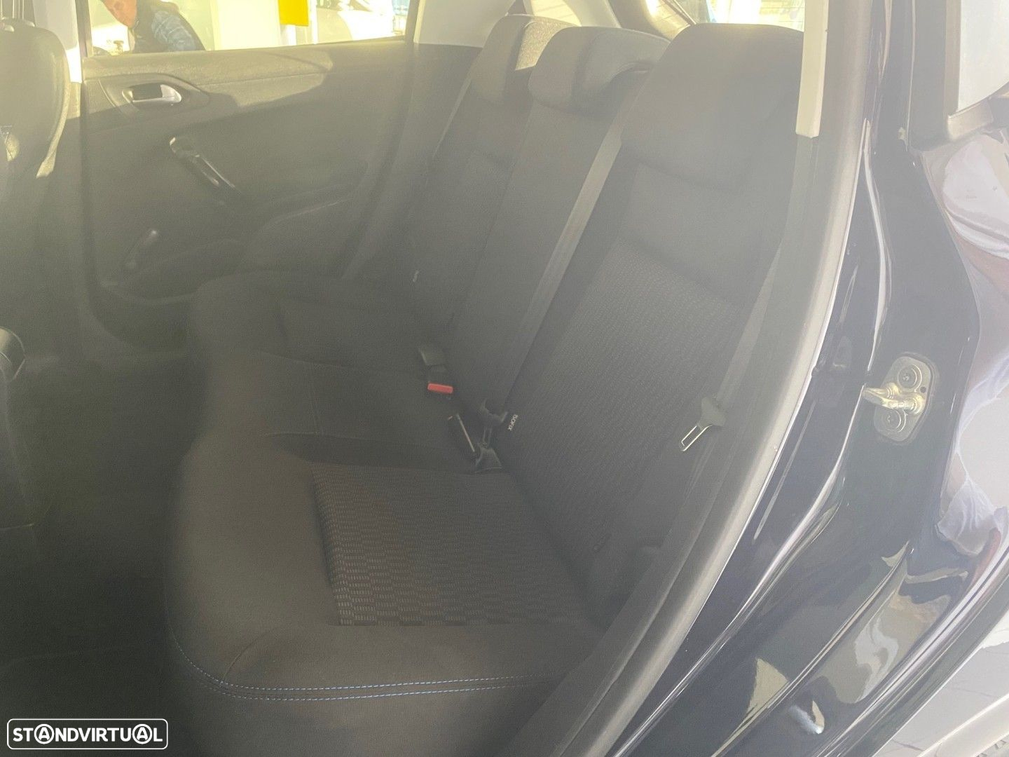 Peugeot 208 1.2 PureTech Signature - 33