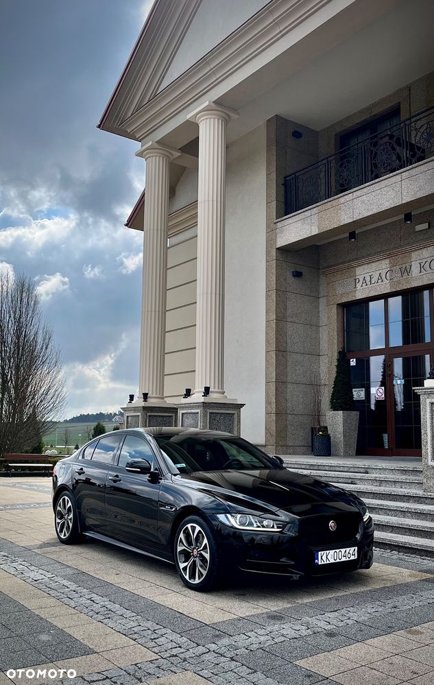 Jaguar XE 2.0 D R-Sport - 8