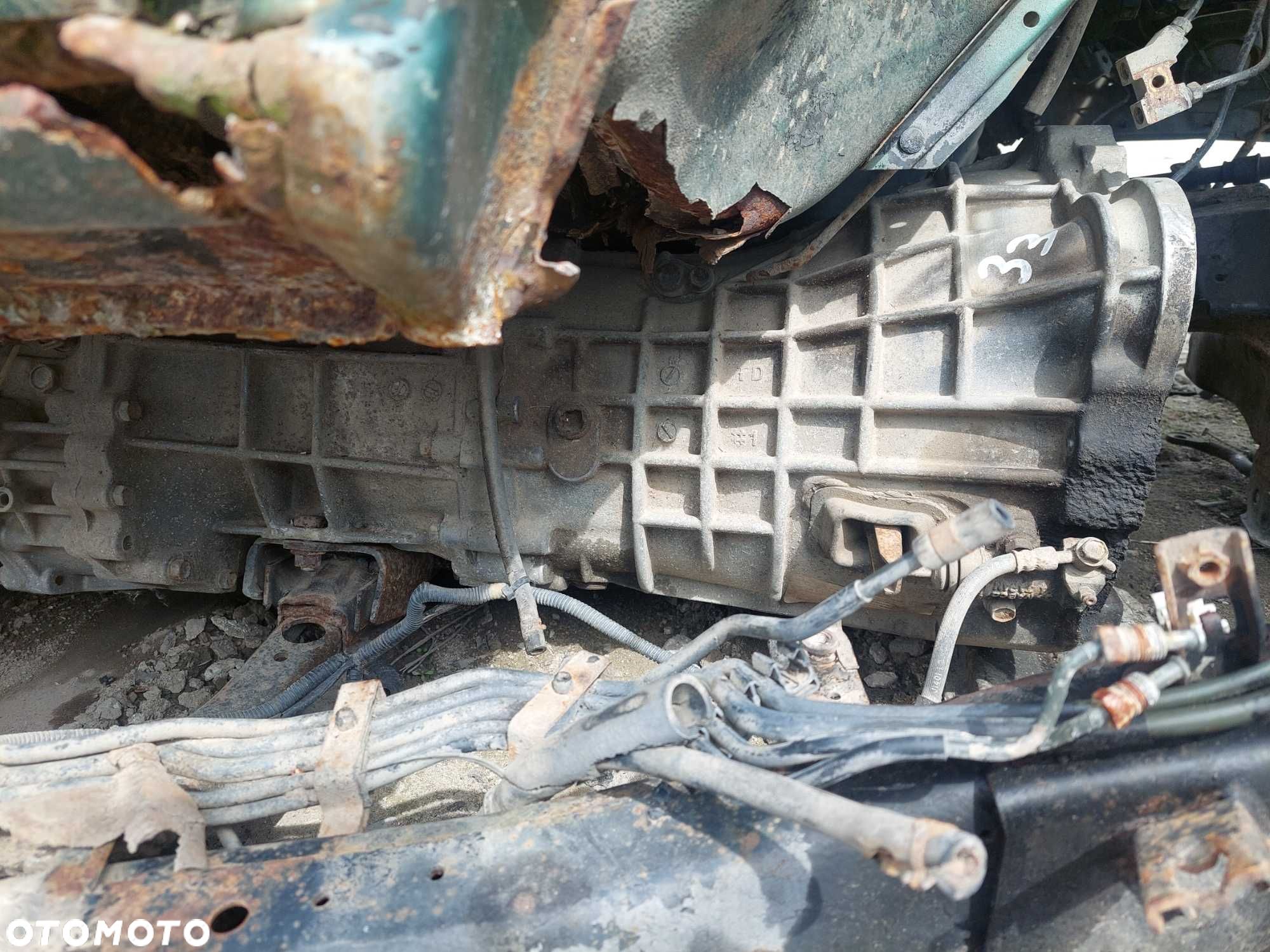 Nissan Navara D21 skrzynia biegów reduktor - 1