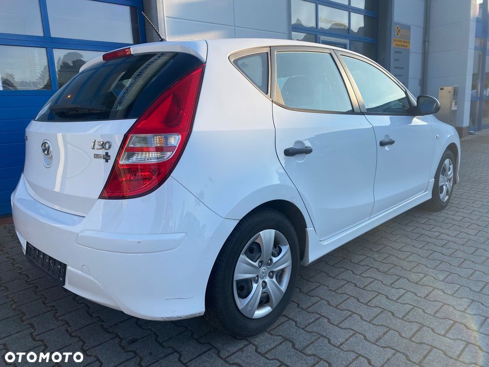Hyundai i30 1.4 Base + World Cup - 6