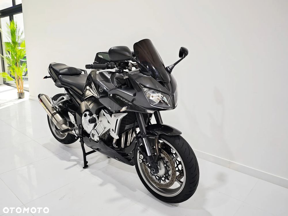 Yamaha FZ - 2