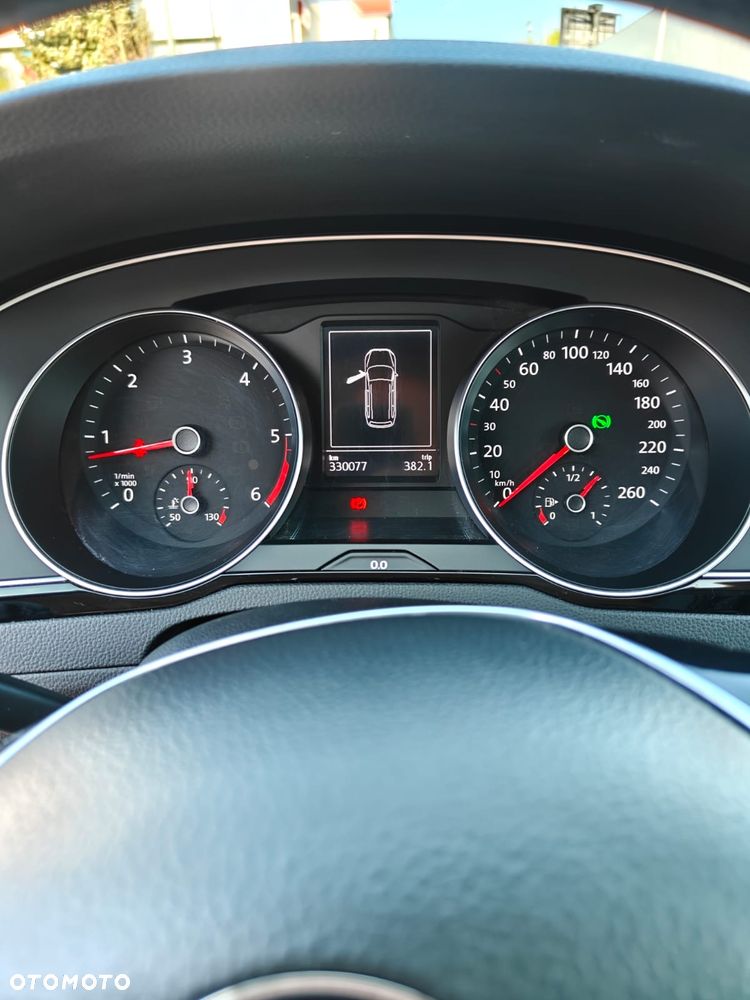 Volkswagen Passat 2.0 TDI SCR DSG Comfortline - 11