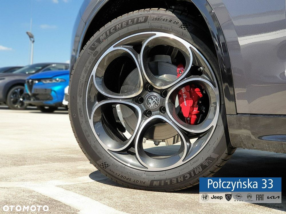 Alfa Romeo Stelvio - 4