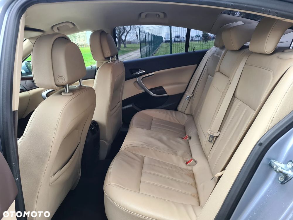 Opel Insignia - 15
