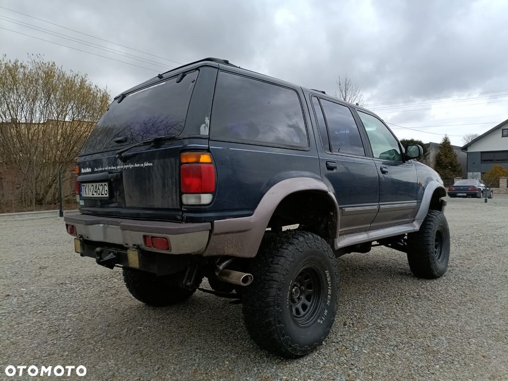 Ford Explorer - 9