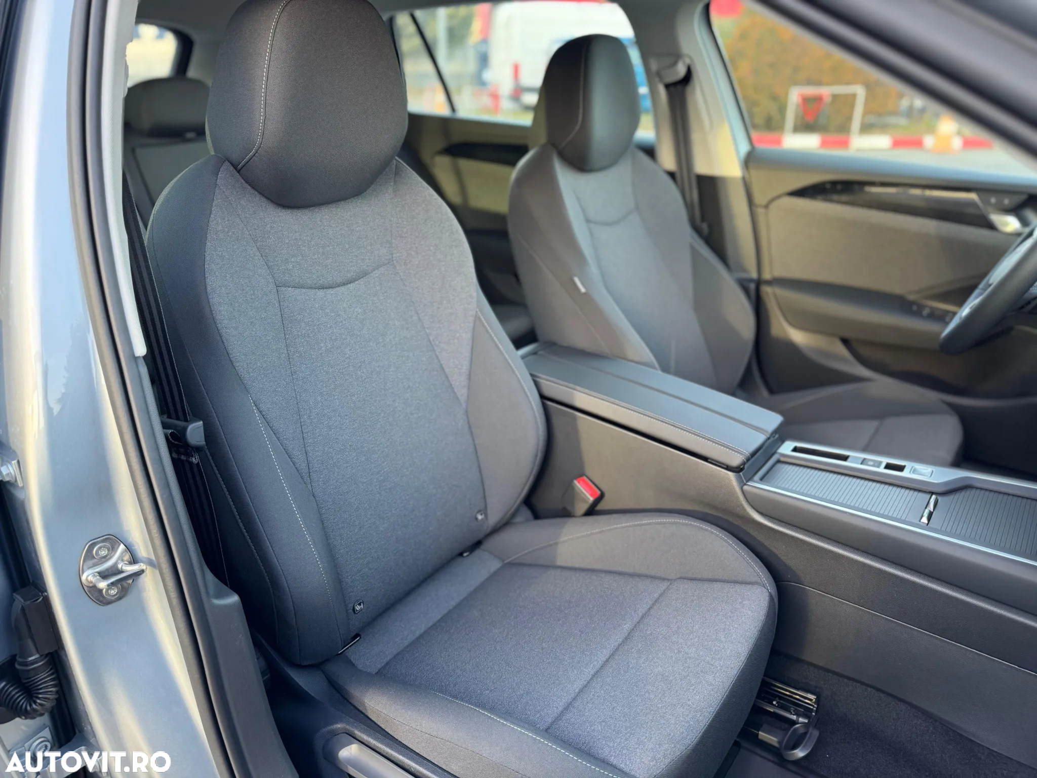 Volkswagen Passat Variant 1.5 eTSI DSG MHEV Base - 11