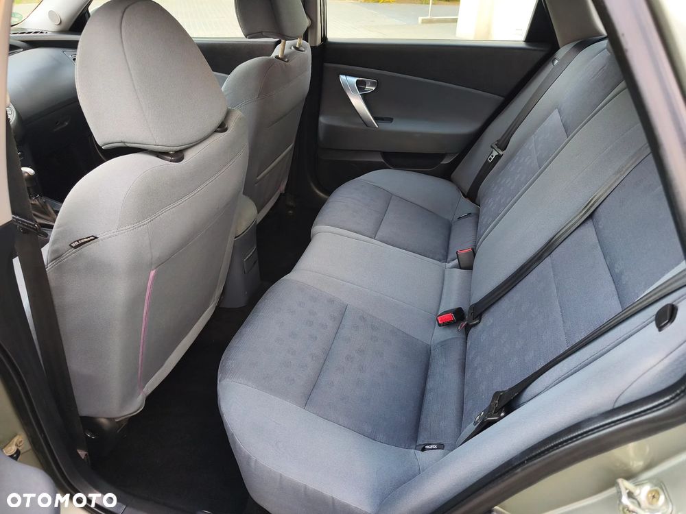 Nissan Primera 1.6 Visia - 22