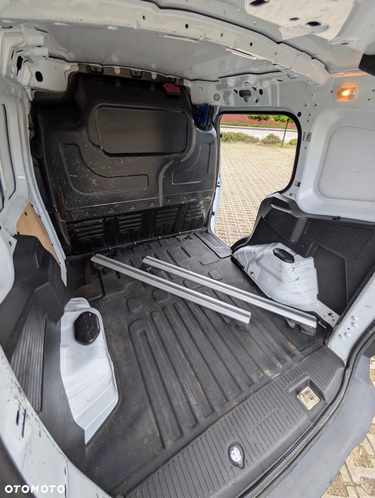 Ford TRANSIT COURIER - 28