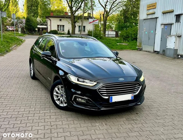 Ford Mondeo 2.0 Hybrid Titanium