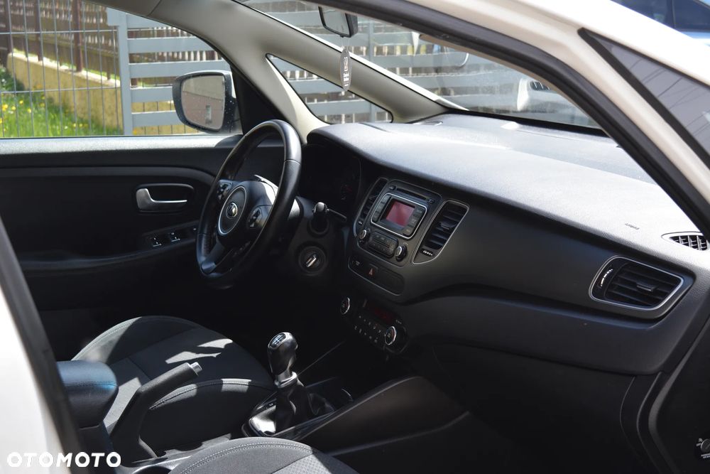 Kia Carens 1.7 CRDi 115 Dream Team Edition - 10