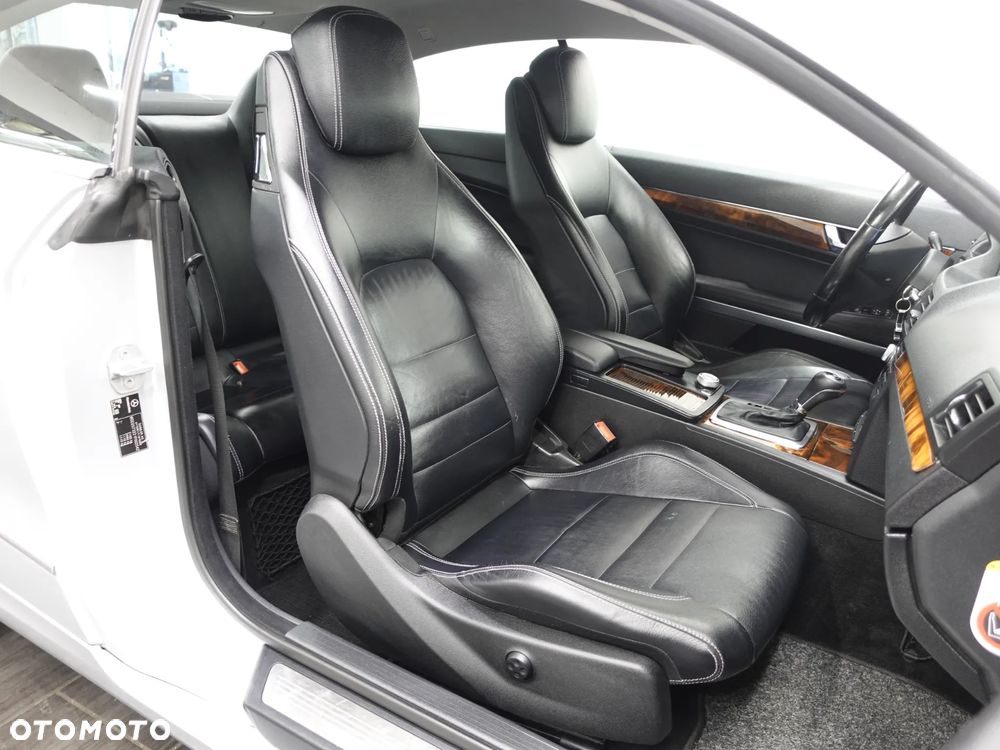Mercedes-Benz Klasa E 350 CDI DPF BlueEFFICIENCY 7G-TRONIC Avantgarde - 25