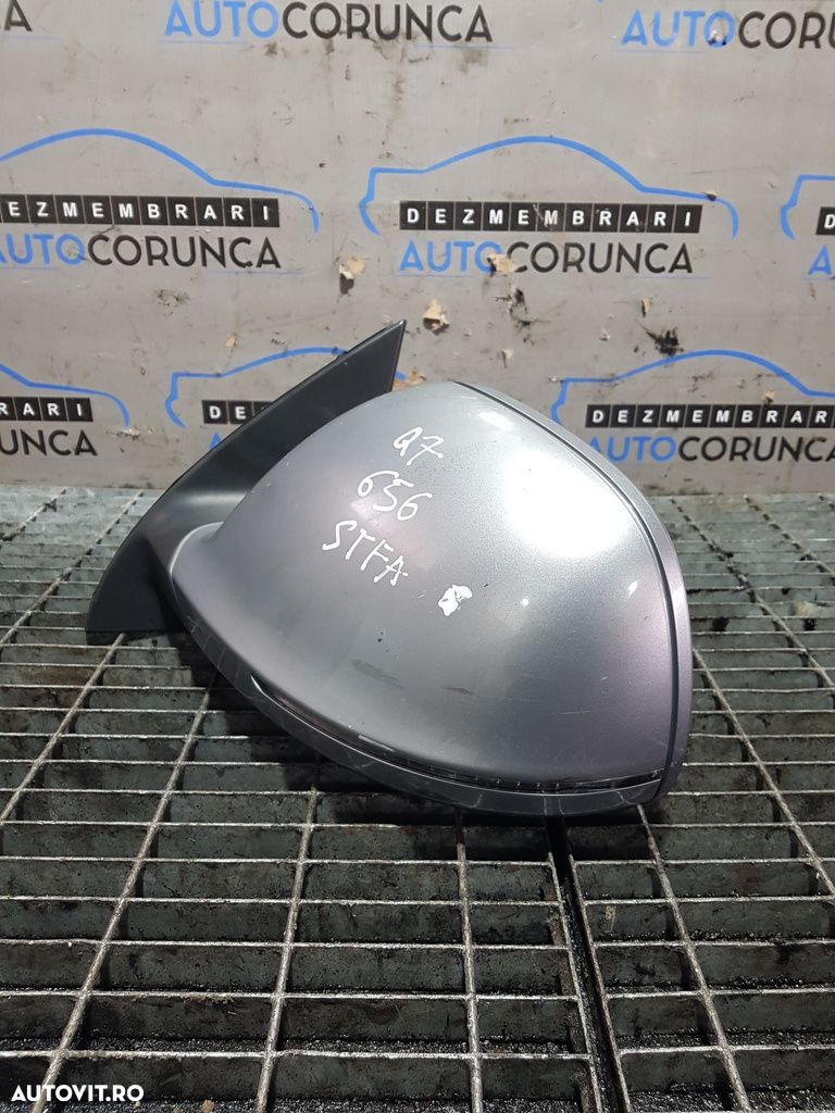 Oglinda stanga Audi Q7 2005 - 2009 4 Usi Argintiu (656) Fara rabatare - 2