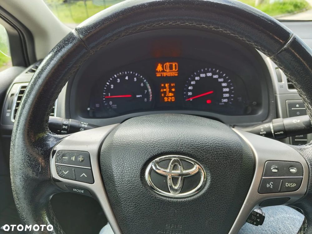 Toyota Avensis - 14