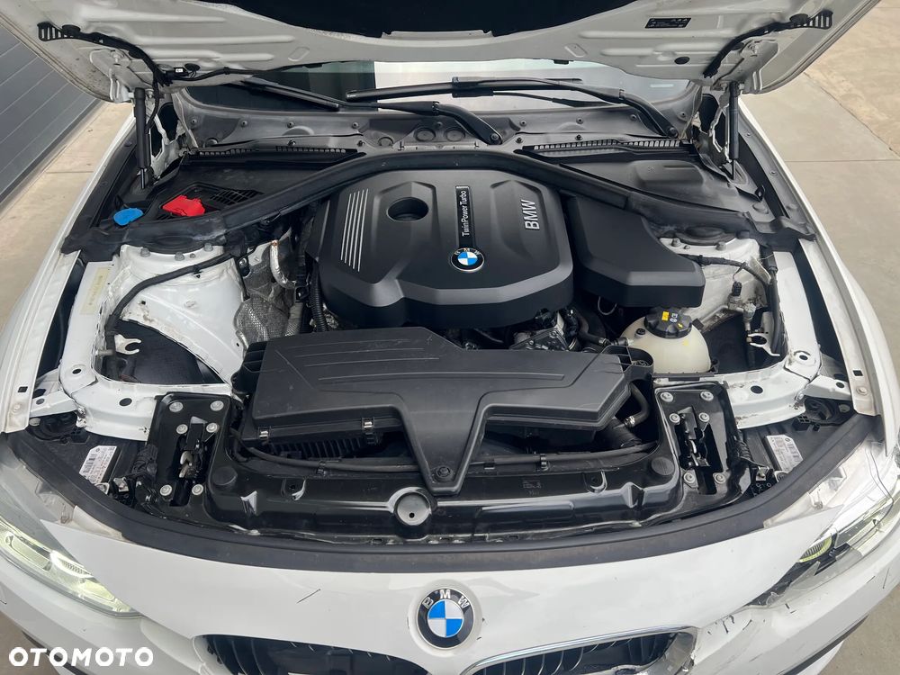 BMW Seria 3 318i - 20