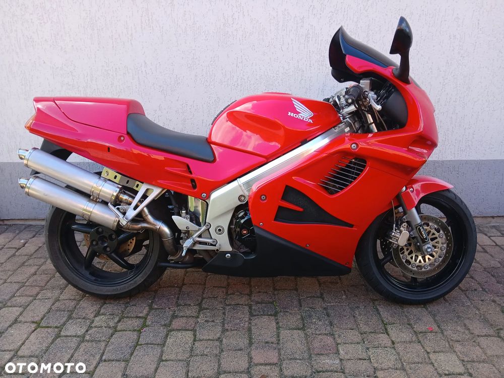 Honda VFR - 2
