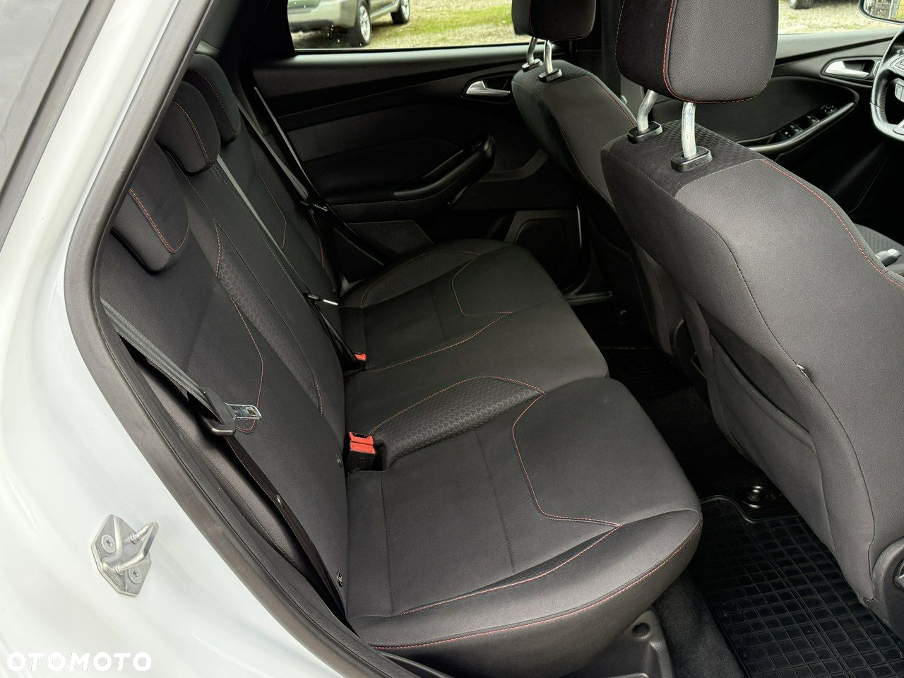 Ford Focus - 36