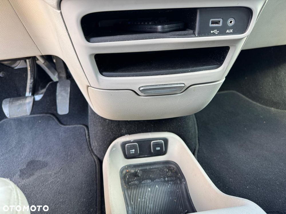 Chrysler Pacifica - 14