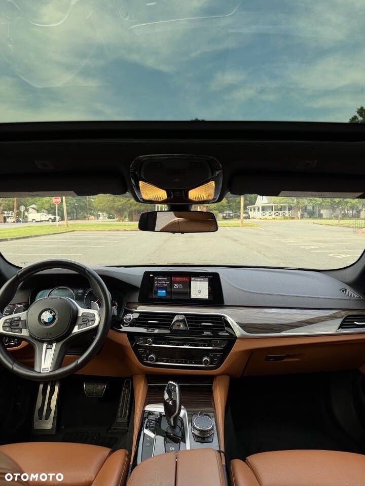 BMW Seria 5 530i xDrive Luxury Line - 11