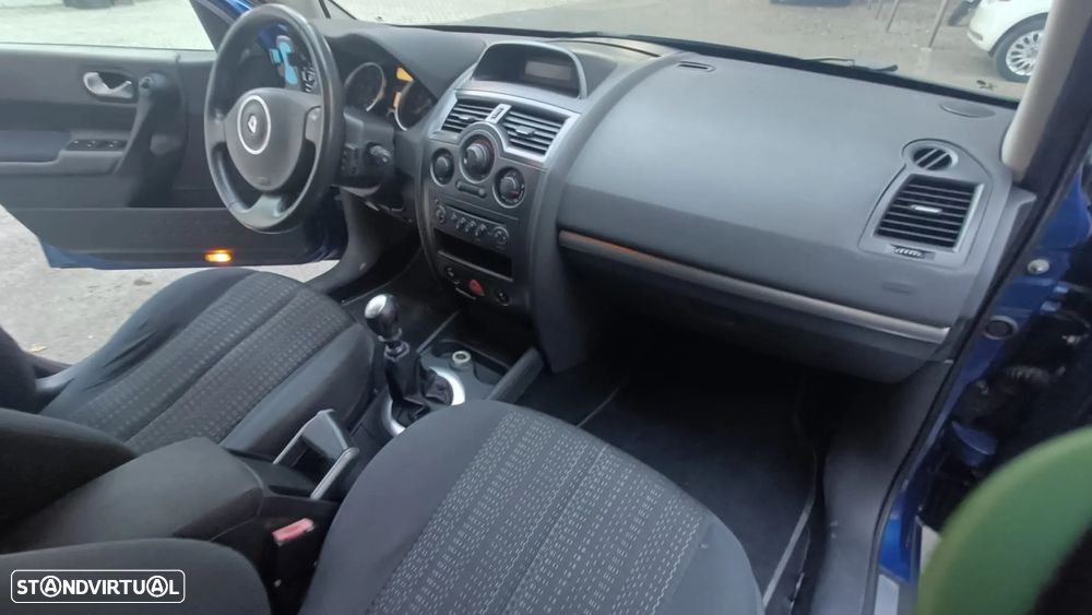 Renault Mégane 1.5 dCi Dynamique - 4
