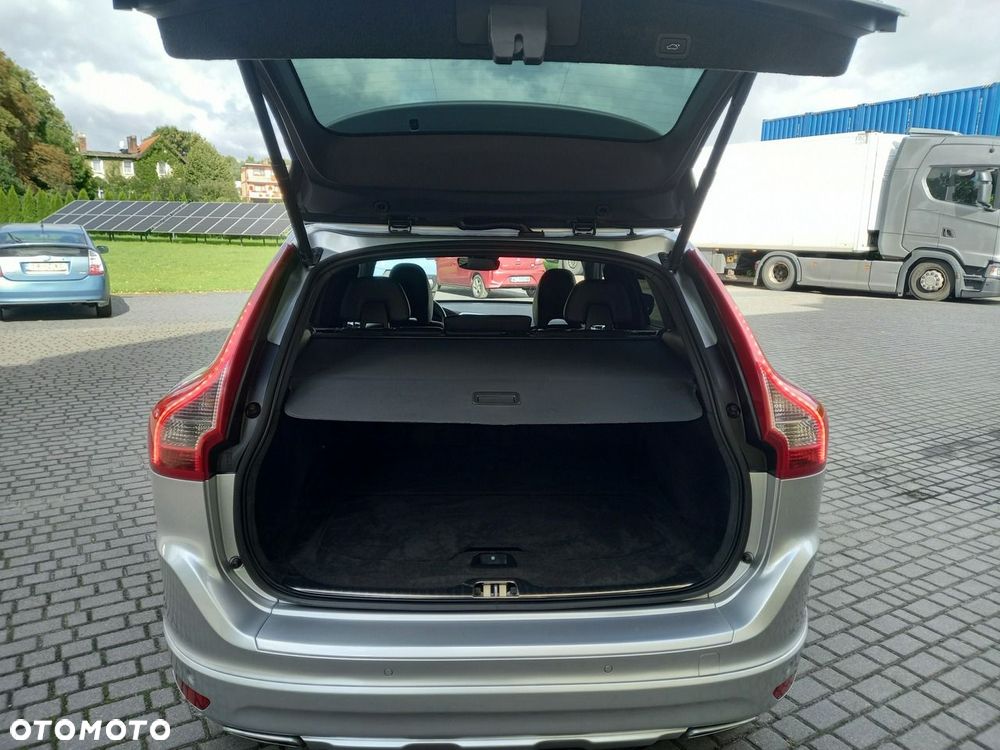 Volvo XC 60 D4 Geartronic Momentum - 17